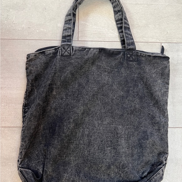 NWOT AC/DC black denim tote bag w cool details & zippered top, pockets in & out😊 - Picture 2 of 10